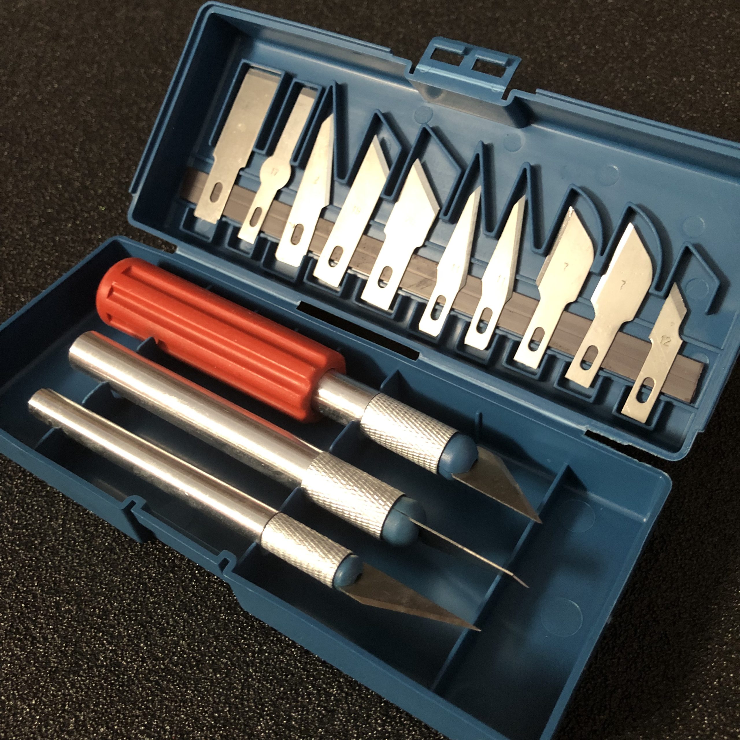 SET BISTURÍ 3+10 CUCHILLAS