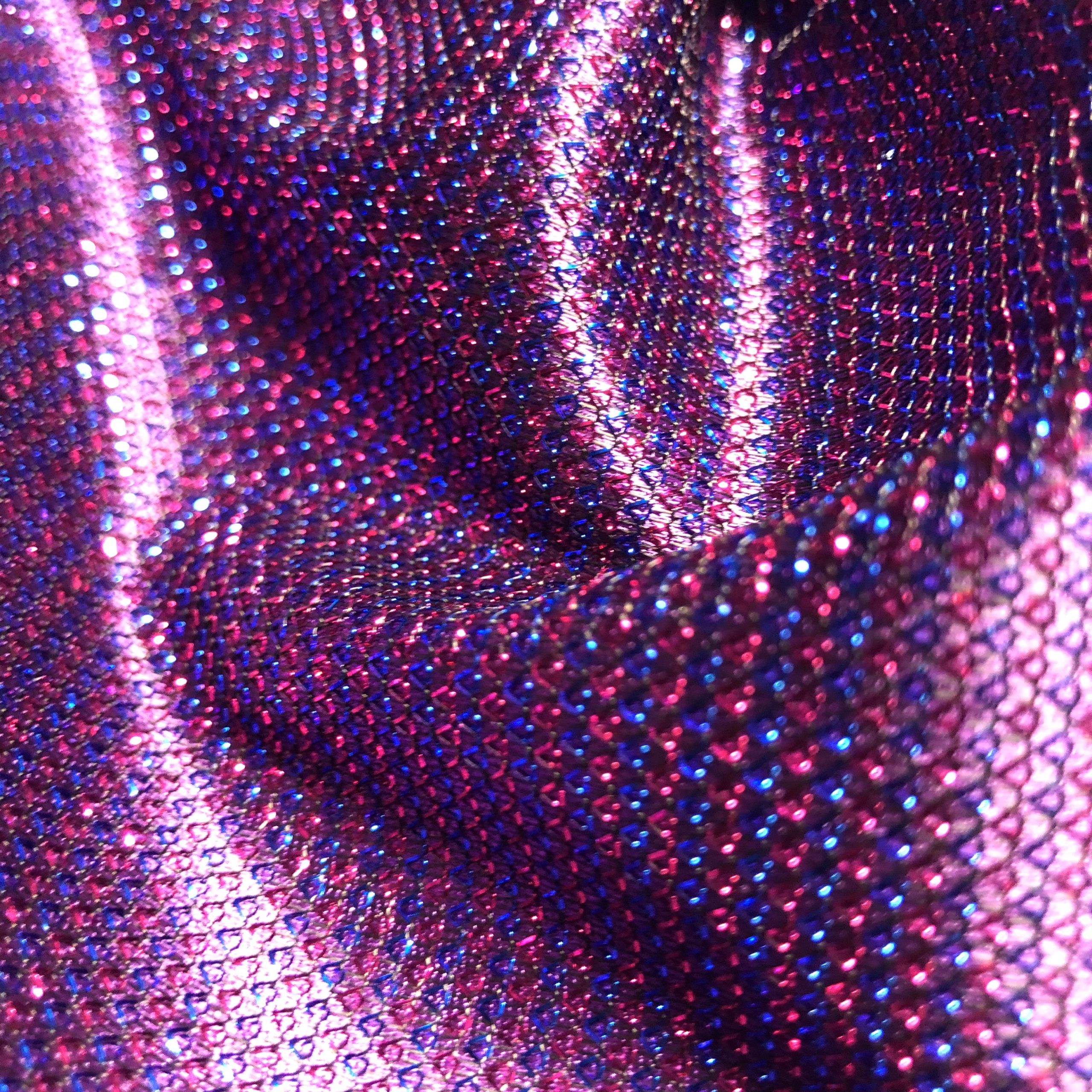 TELA DE ESCAMAS ESPECIAL MORADA BRILLO AZUL/ROJO